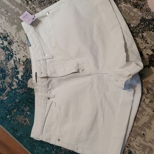 WILD FABLE HIGH RISE WHITE MOM SHORTS SIZE 16